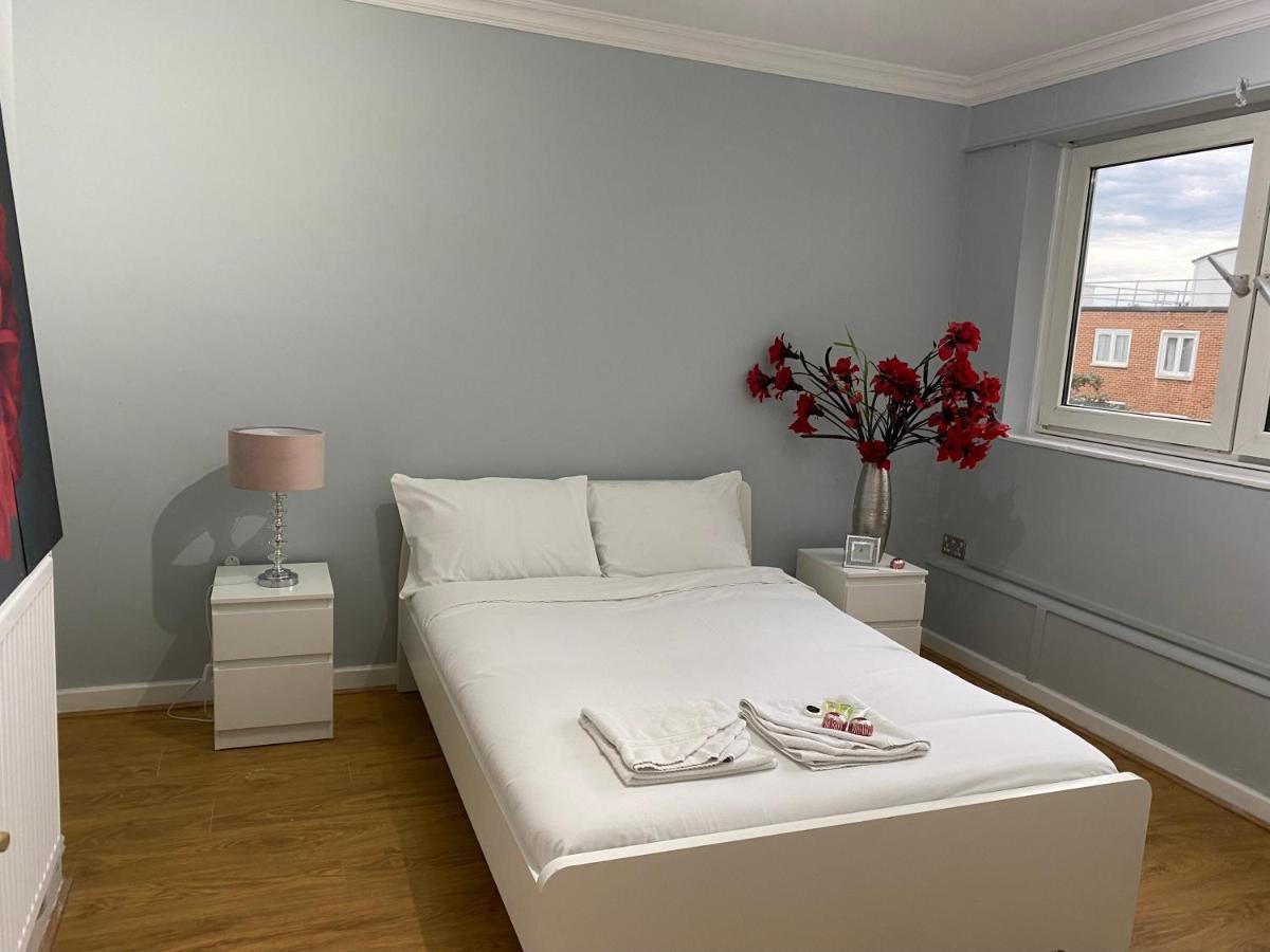 Cosy 3 Bed Flat Ideal For Trips To Лондон Екстериор снимка