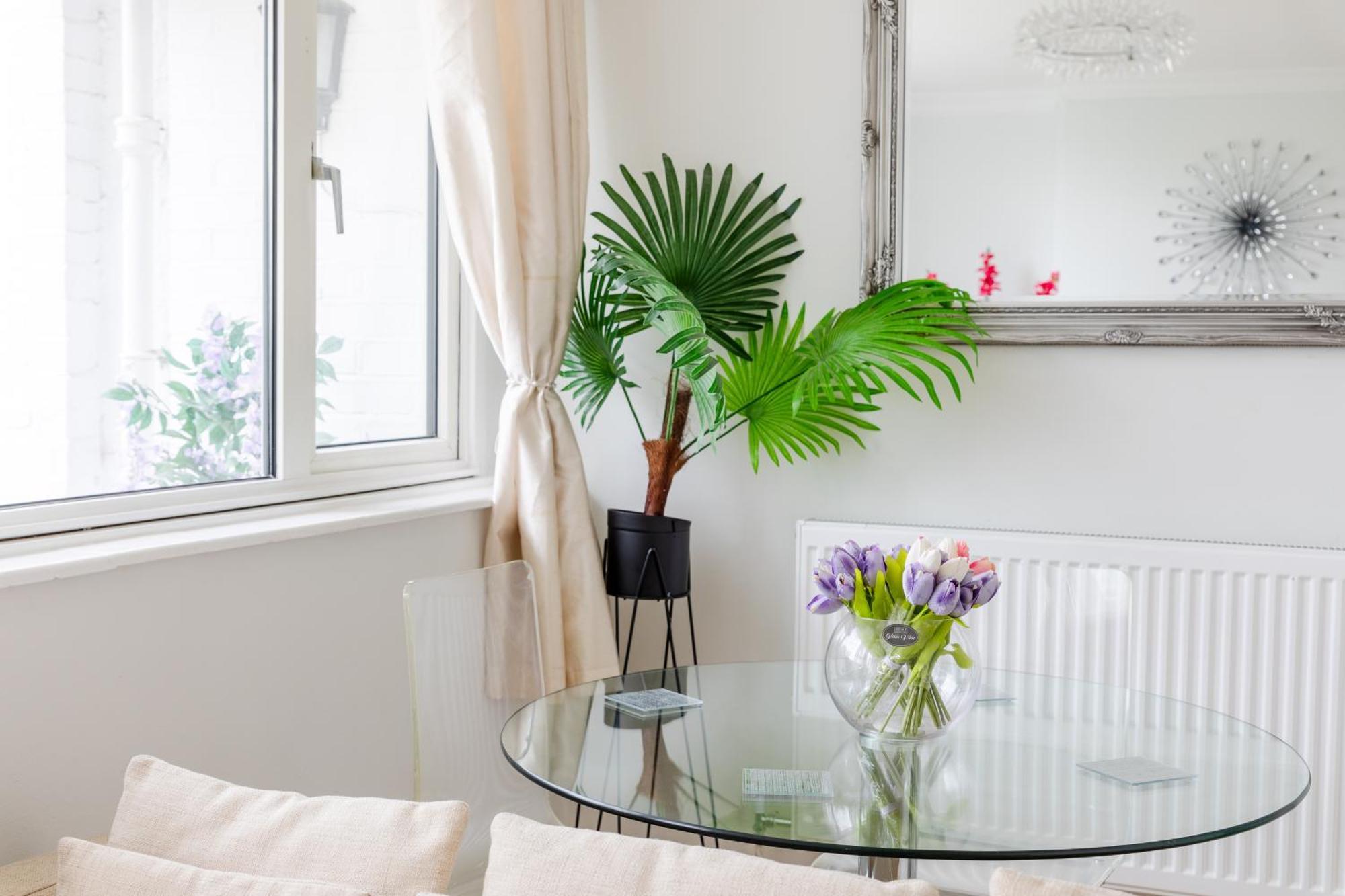 Cosy 3 Bed Flat Ideal For Trips To Лондон Екстериор снимка