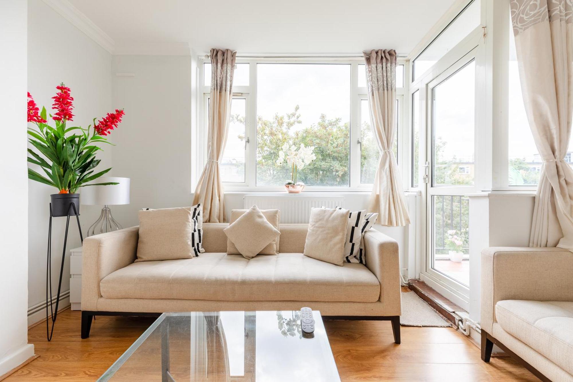 Cosy 3 Bed Flat Ideal For Trips To Лондон Екстериор снимка