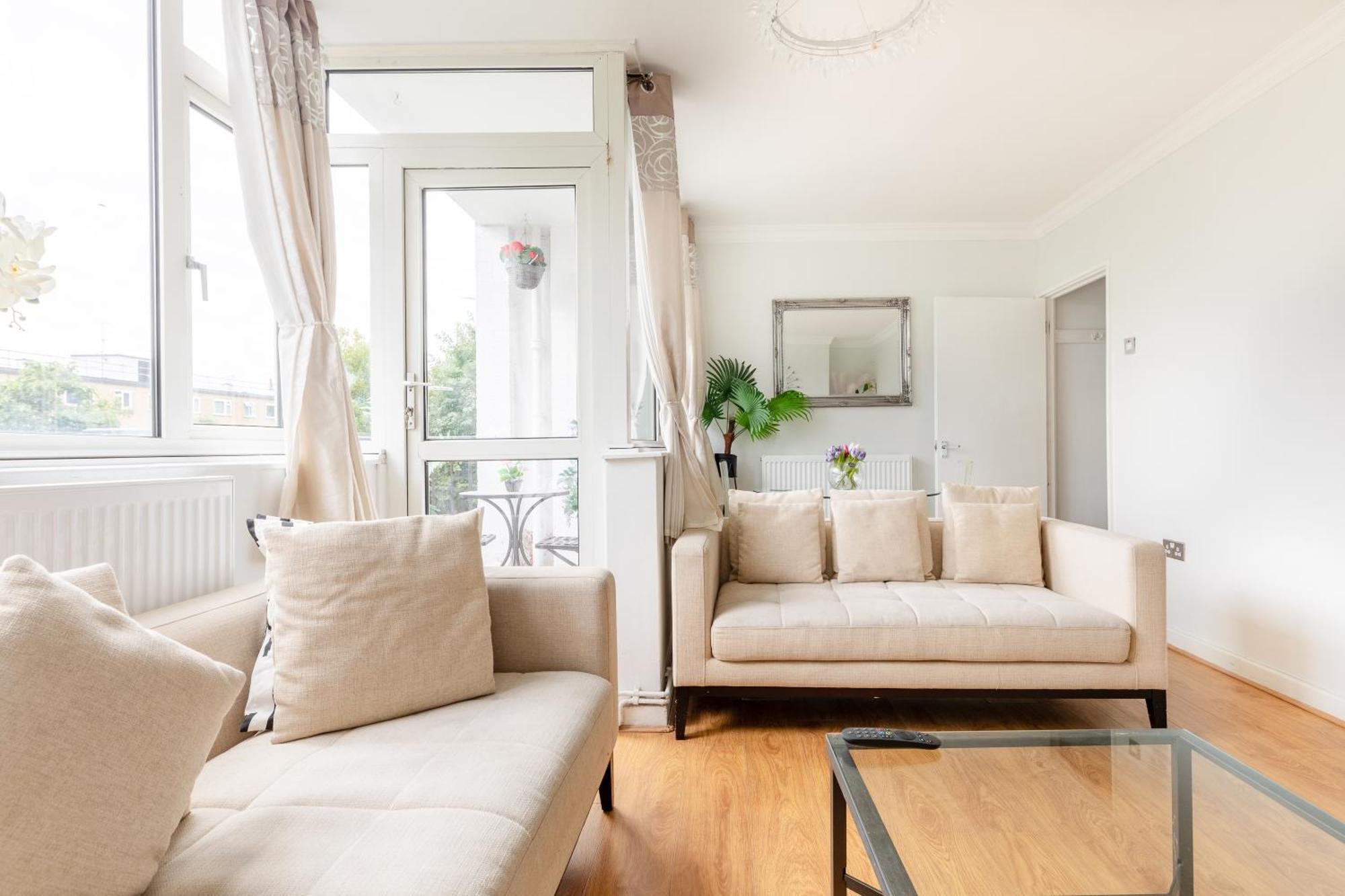 Cosy 3 Bed Flat Ideal For Trips To Лондон Екстериор снимка